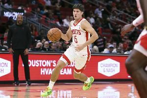 乌度卡：球队新赛季常规赛首发阵容尚未最终确定！