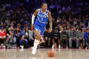 小凯文-波特首节5中3得10分2助1断&三分3中2 崴脚后回更衣室