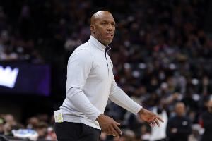 奥尼尔：真为比卢普斯这些人羞愧 拿着900万年薪还要掺和这种勾当