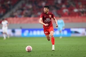 记者：海港已抵达泰国备战亚冠，李帅、刘若钒、加布里埃尔伤缺